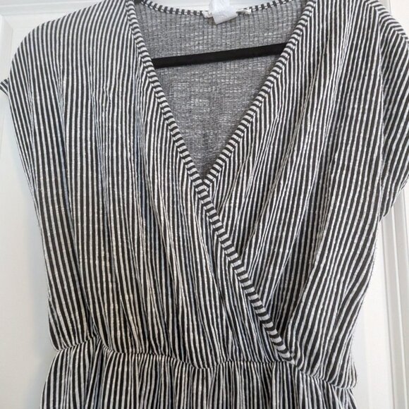 Black and White Striped Mid Dress - Picture 2 of 5